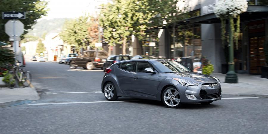  Hyundai Veloster 2011 года  (фото 158 из 184)